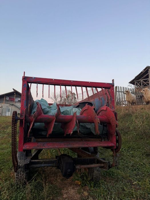 Remorca de împrăștiat balegar .