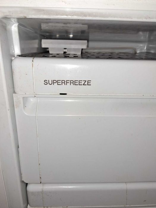 Хладилник и хладилна камера "Индезит"