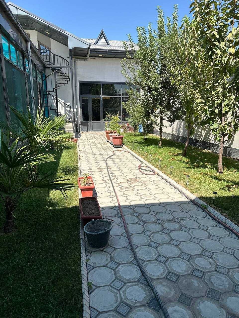 Продается 2 дома 6 соток в Ункургане, летняя кухня, бассейн, 260м2