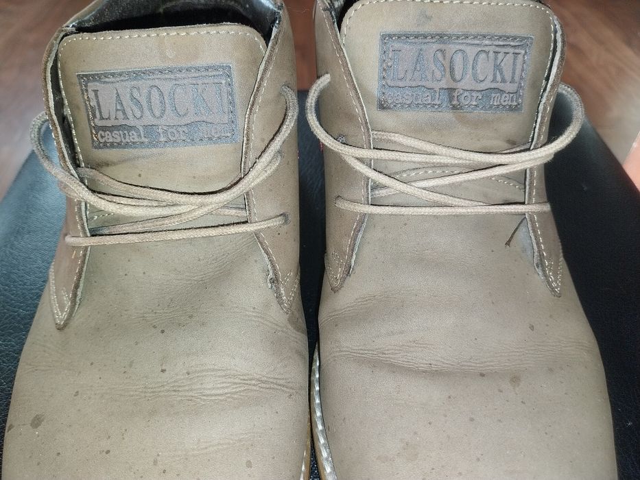 Черни лачени 42 Мъжки лачени обувки със златисти елементи