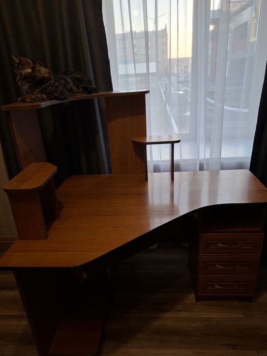 Стол компьютерный  угловой