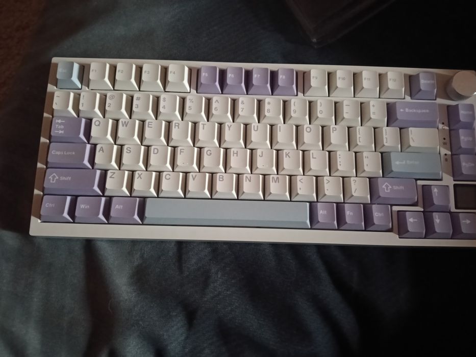 Продам клавиатуру