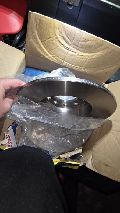 Задни дискове Bosch BOSCH Спирачен диск
272x10mm, 9x112,