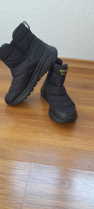 Нови Апрески SKECHERS