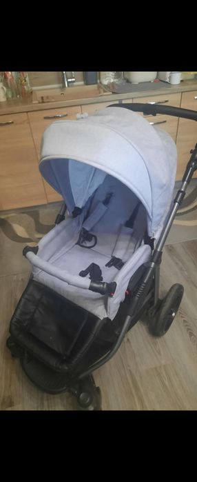 Бебешка количка (лесно маневрена]