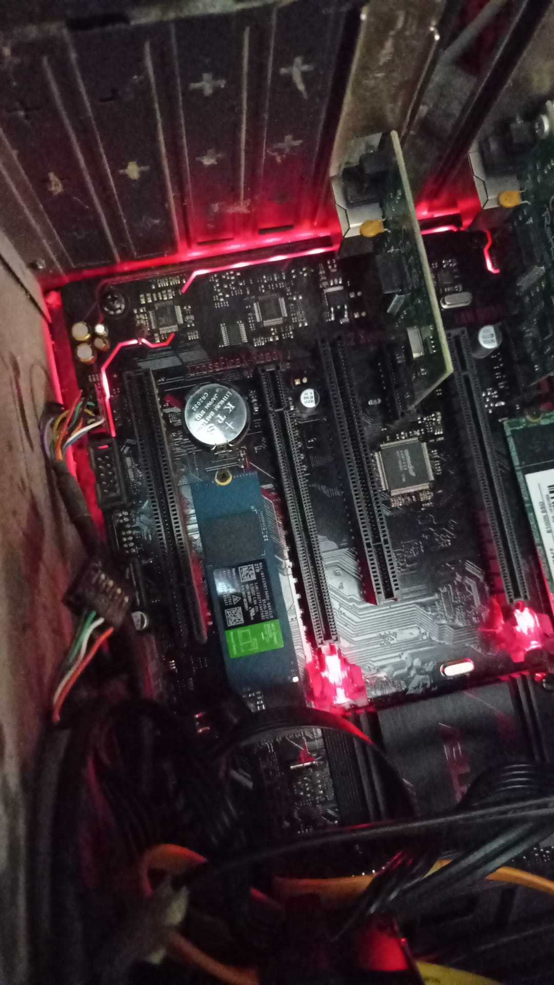 pc-asamblat Ideal pentru servere, NAS, virtualizare sau uz general