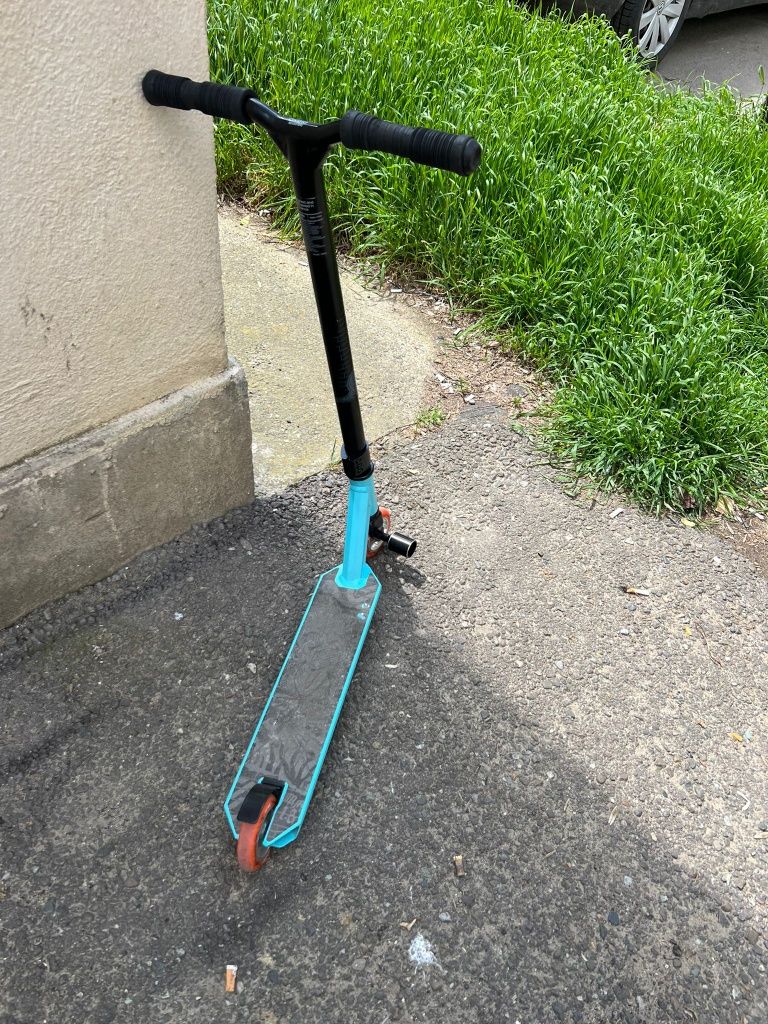 Trotinetă freestyle Oxelo – perfectă pentru trick-uri!