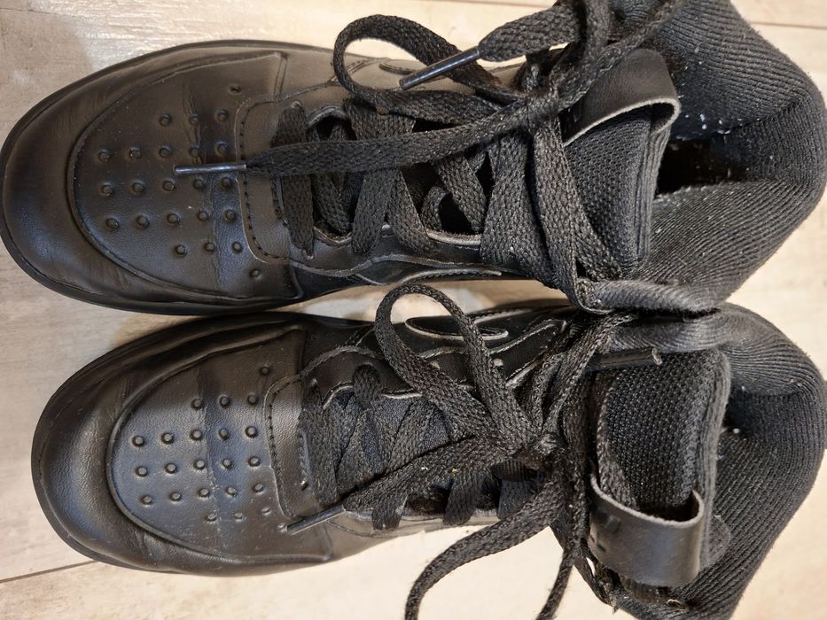 Маратонки NIKE и боти Ponki 33н