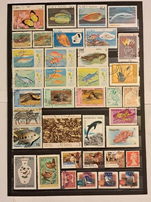 Пощенски марки тема ”Животни”.