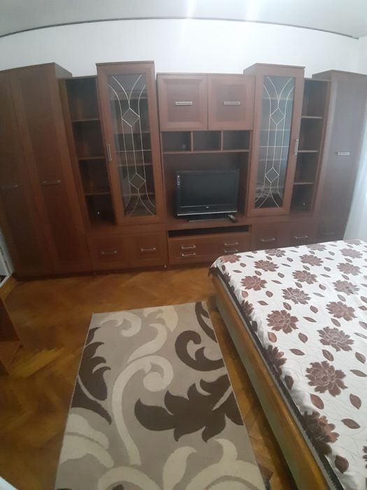 Închiriez garsonieră confort 1