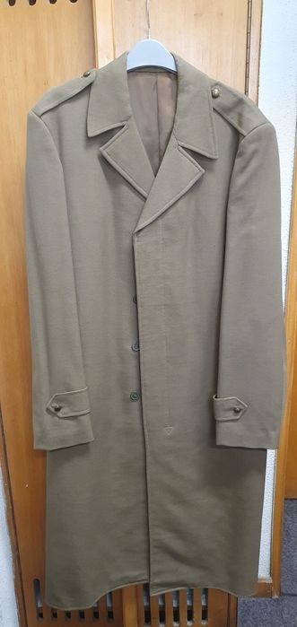 Ținuta militară , parpalac peste genunchi