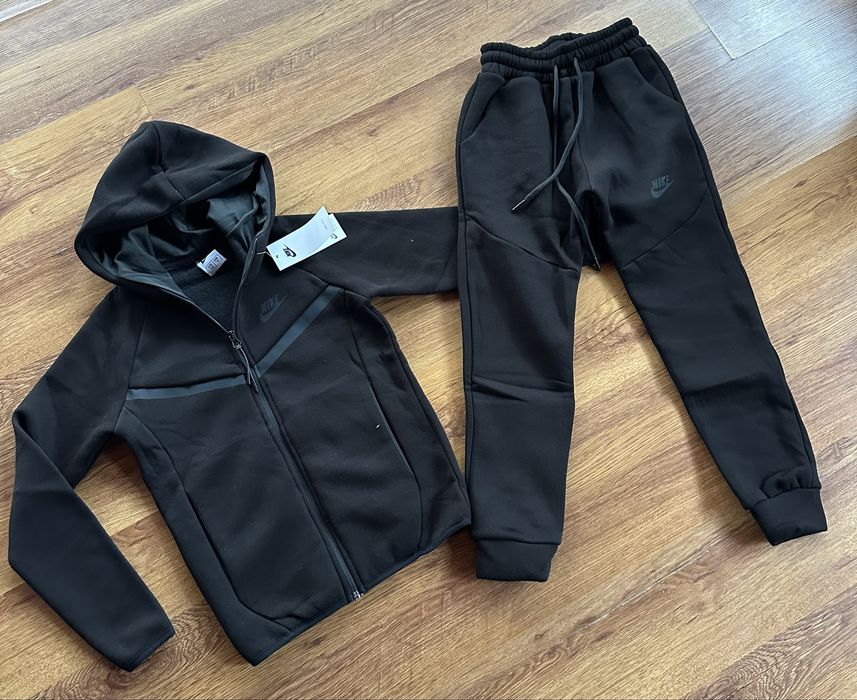 Детски,ватиран,черен екип Nike