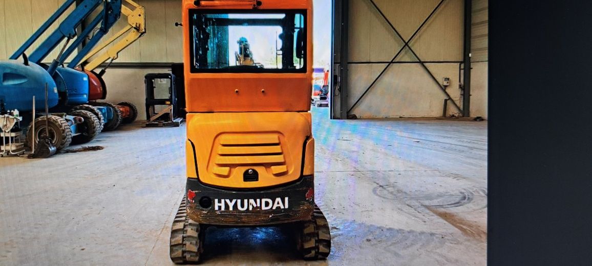 Excavator Hyundai robex 2017 1700 ore 1800 kg