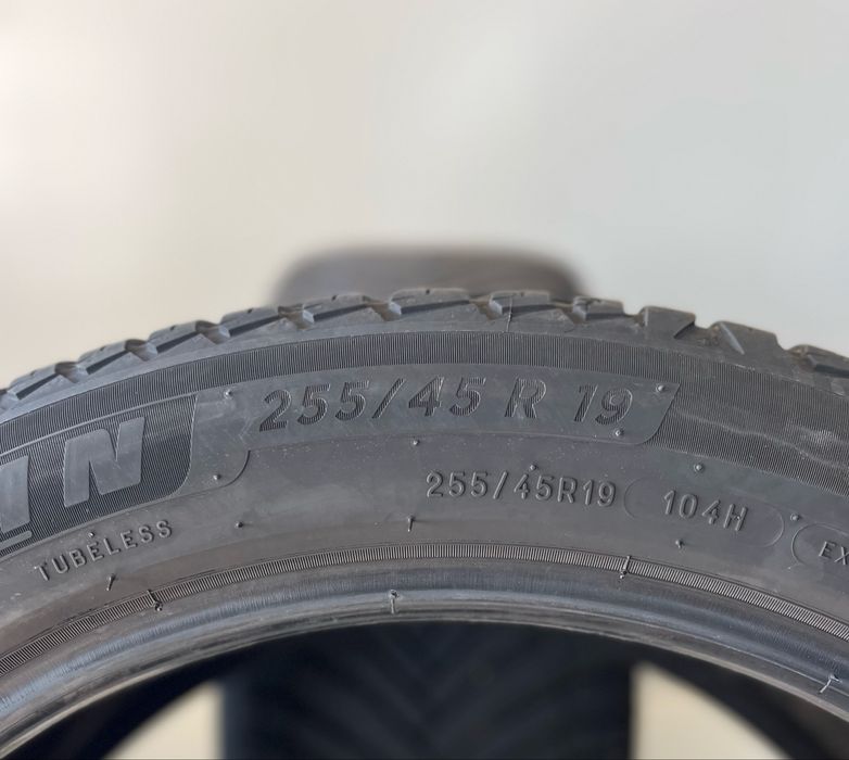 Зимни гуми 255/45/19 Michelin