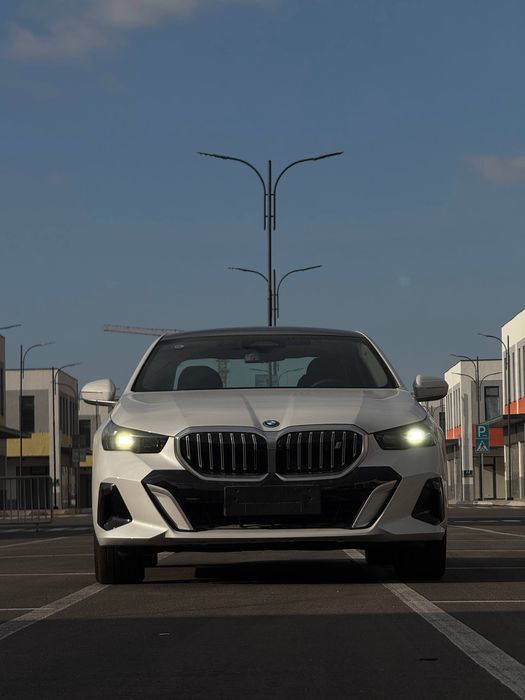 BMW i5 35L Bmw i5 35L