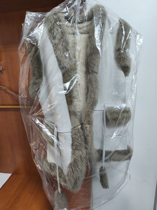 Vând vestă damă din blană