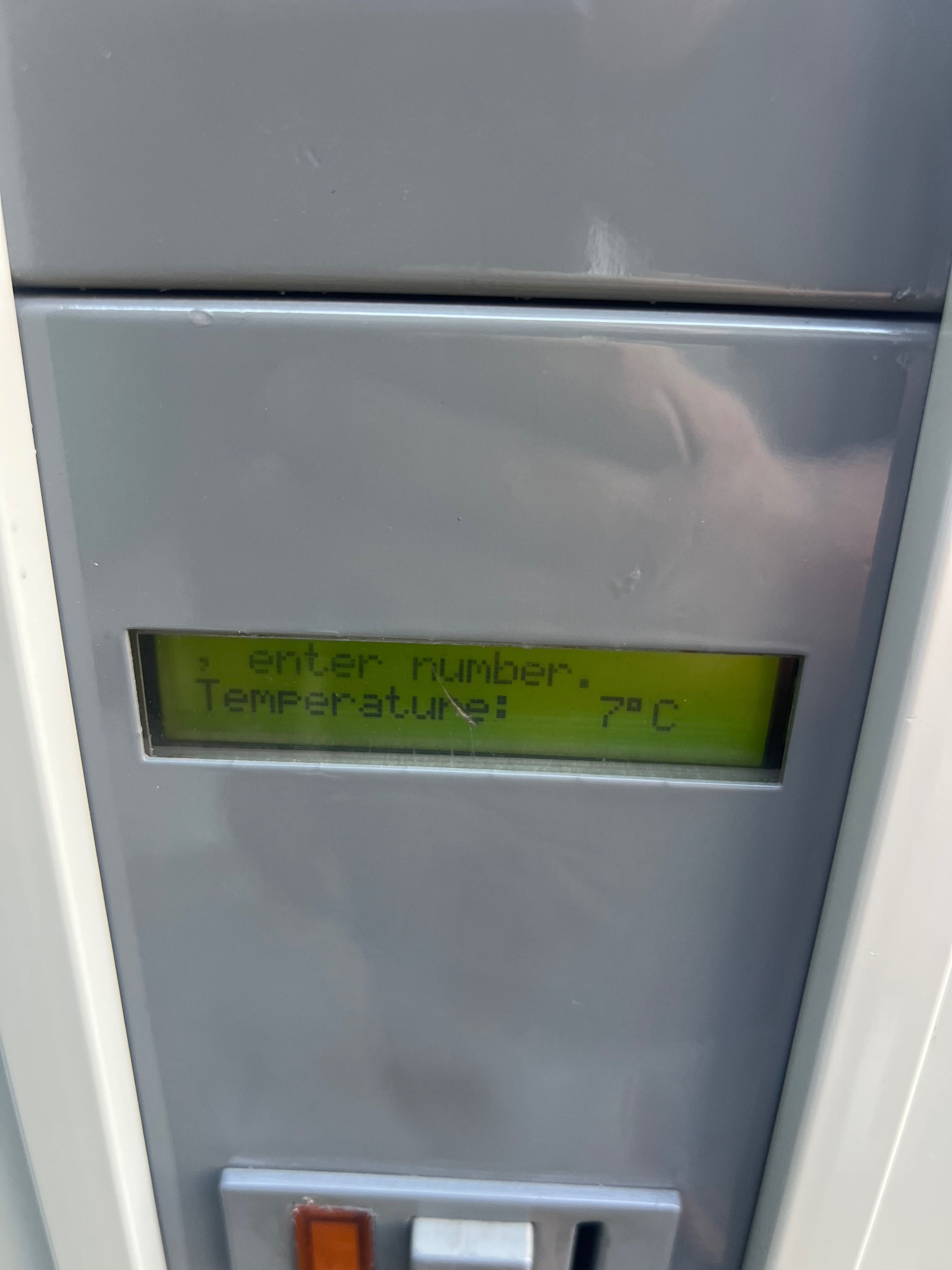 Вендинг автомат Зануси Спринг