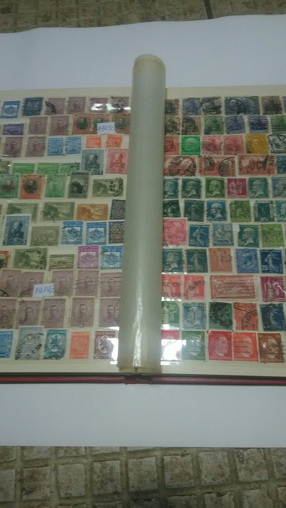Уникални пощенски марки
