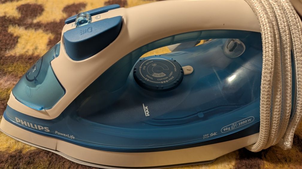 Fier de călcat cu aburi Philips PowerLife 2000W