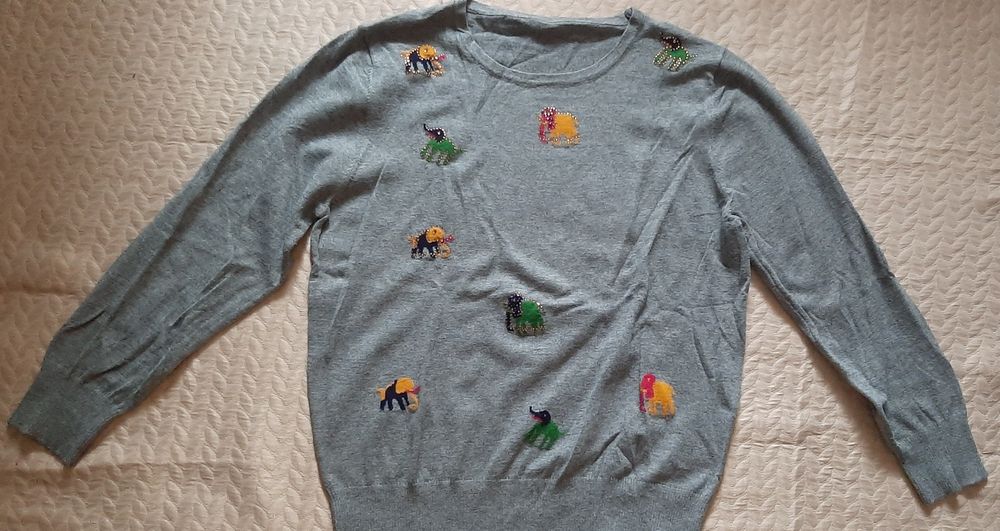 Bluză dr culoare  gri marimea M purtata o data