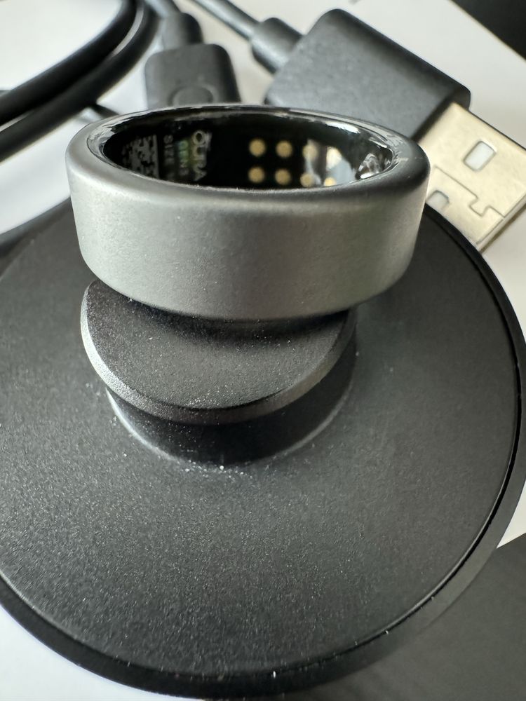 Oura ring Gen 3 Heritage Stealth size 10