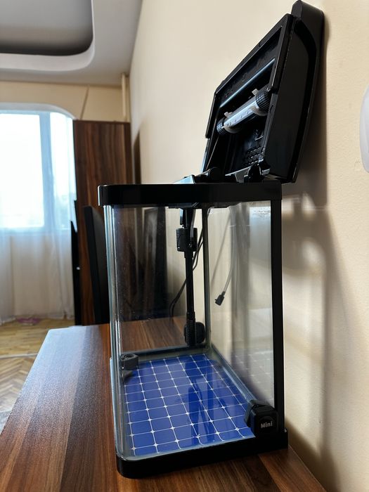 Оборудван аквариум + подаръци