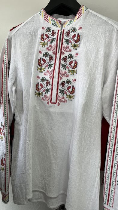 Народна носия -елек и риза към мъжка носия