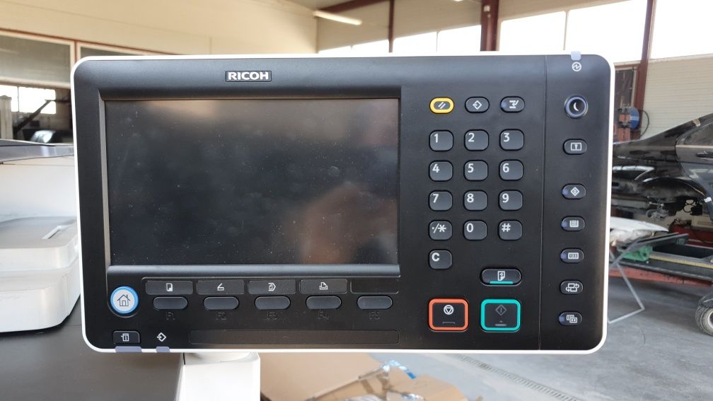 Продавам принтер RICOH pro C5200s