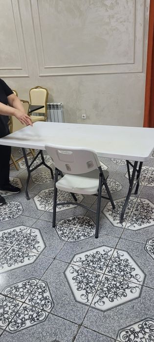 Стол со стульями