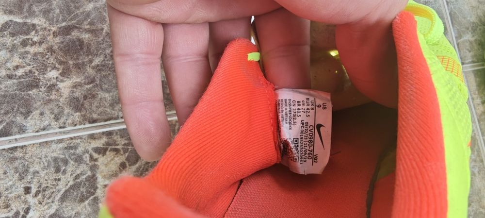 Футболни обувки 42 номер стоножки Nike и Adidas