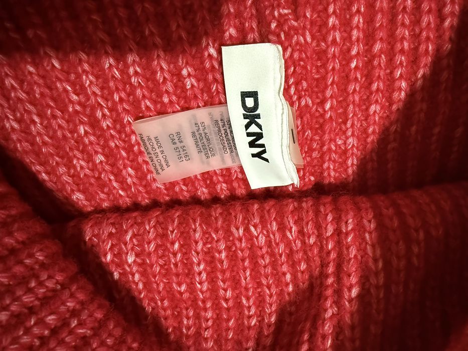 Зимни шапка и шал DKNY