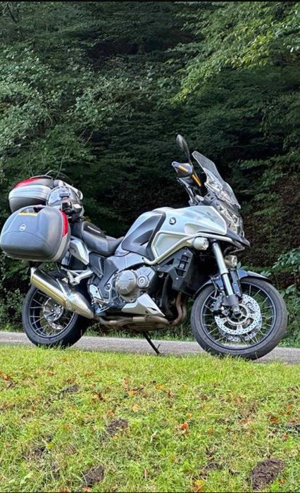 Honda VFR1200X Crosstourer 2012 – 56.251 km  6.000 €