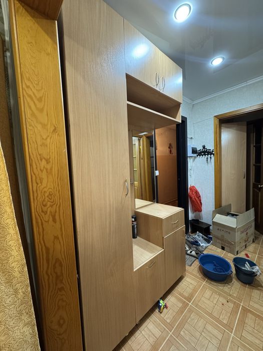 Продам прихожку срочно