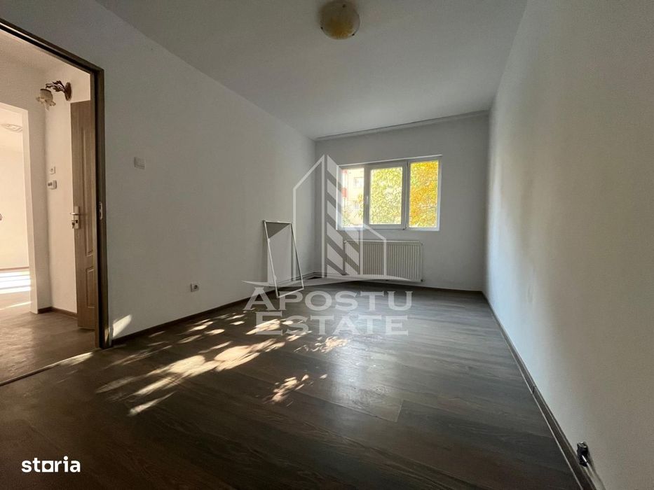 Apartament 2 camere, semidecomandat, renovat, zona Girocului