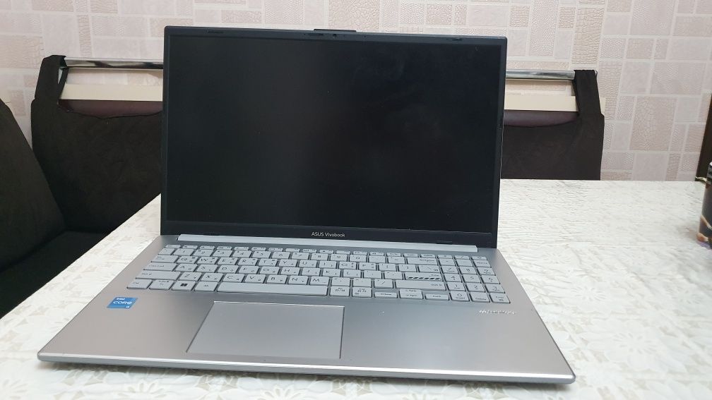 Asus Vivobook Go 15 i3