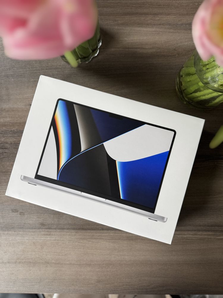 MacBook m1 pro серебристый