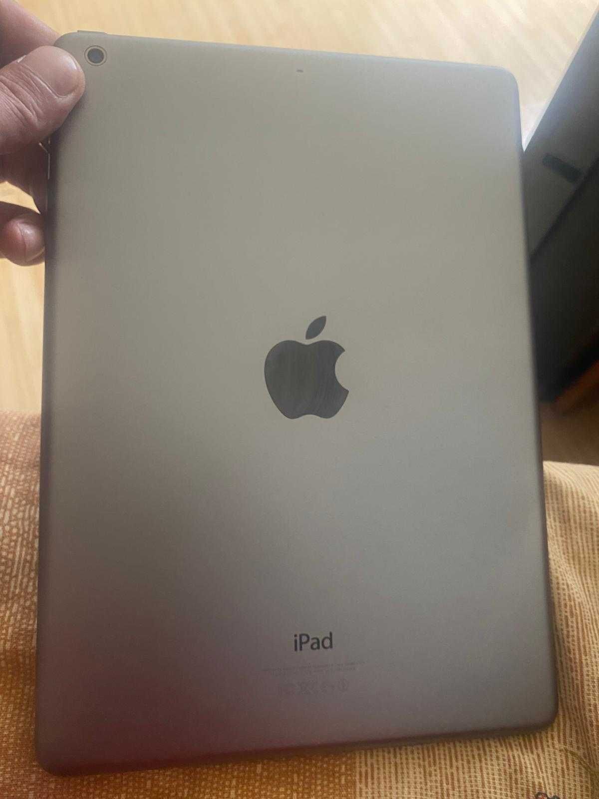 Vând tableta ipad