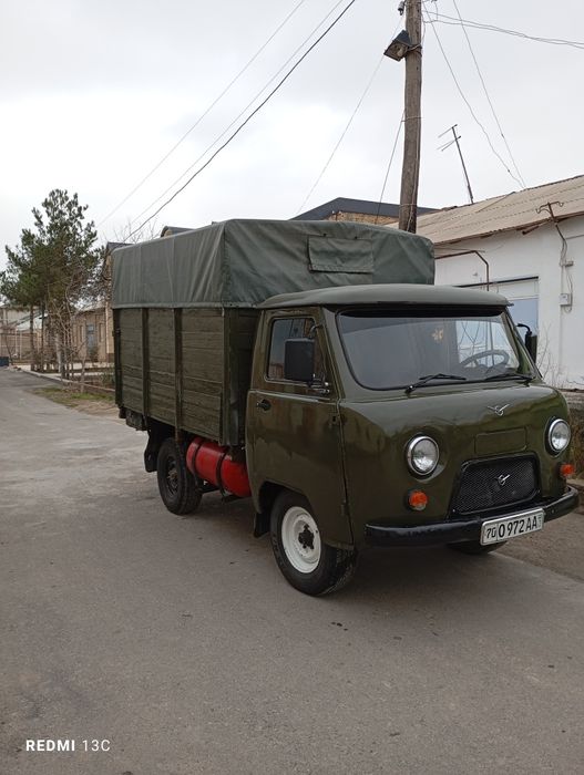 Uaz  sotiladi 1978 xolati  a'lo 2  ta 100 talik metani bor. Barakali.
