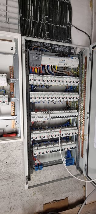 Electrician calificat ,execut montaj Sisteme electrice și fotovoltaice