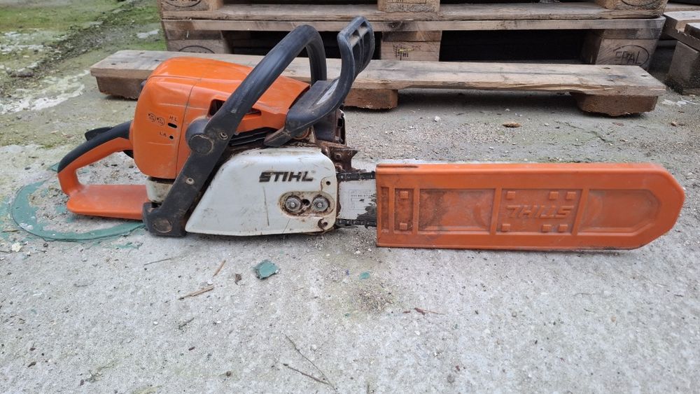 Продавам бензинова резачка Stihl