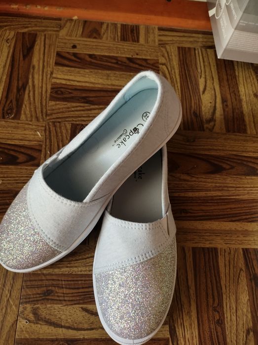 Expadrile mărimea 35 și 37 și tenesi mărimea 36