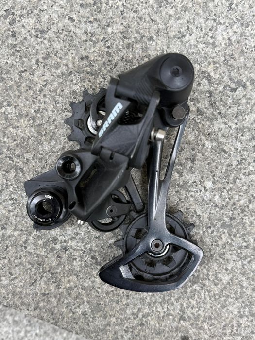 Schimbator Sram plus maneta 
 
SCHIMBATOR SPATE SRAM SX EAG