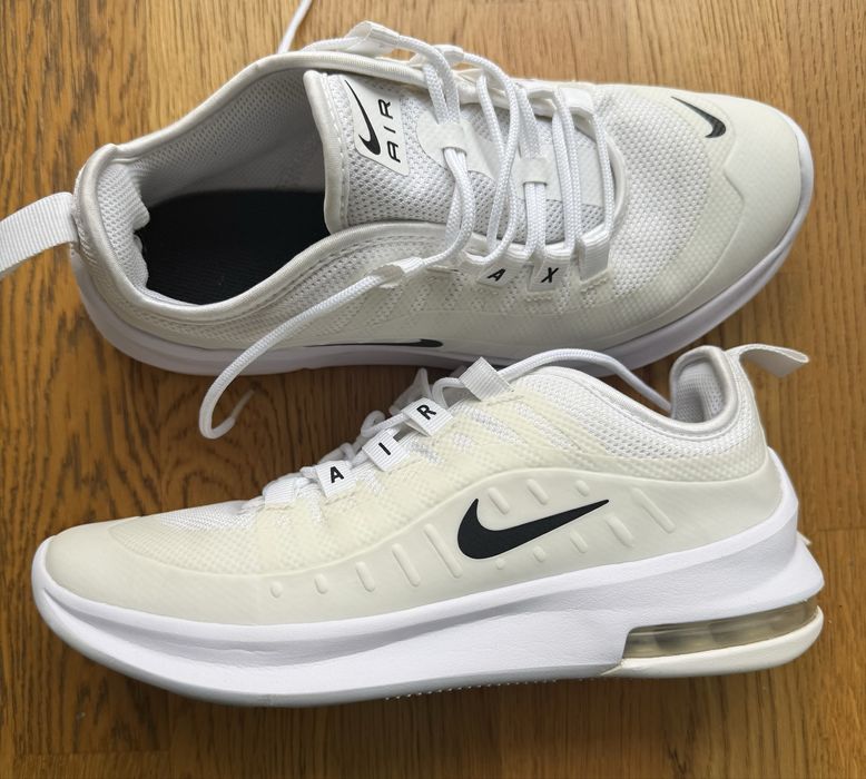 Почти нови Дамски маратонки NIKE AIR 100% оригинал!!! Размер 37,5