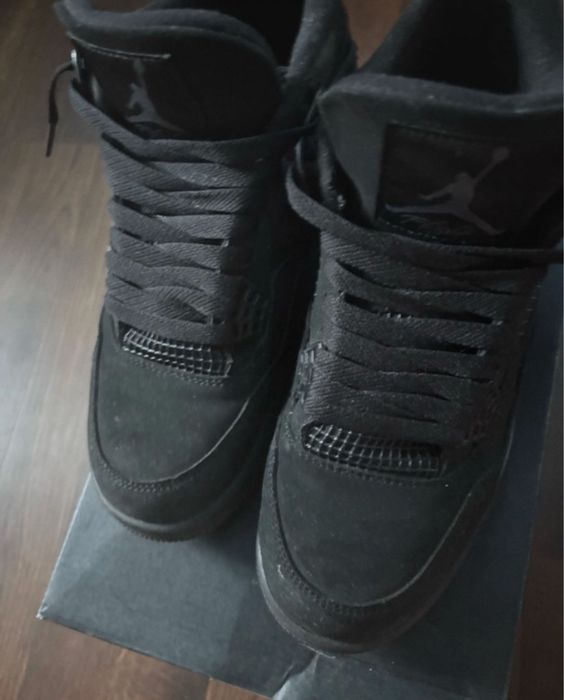 Vand adidasi jordan 4 black cat