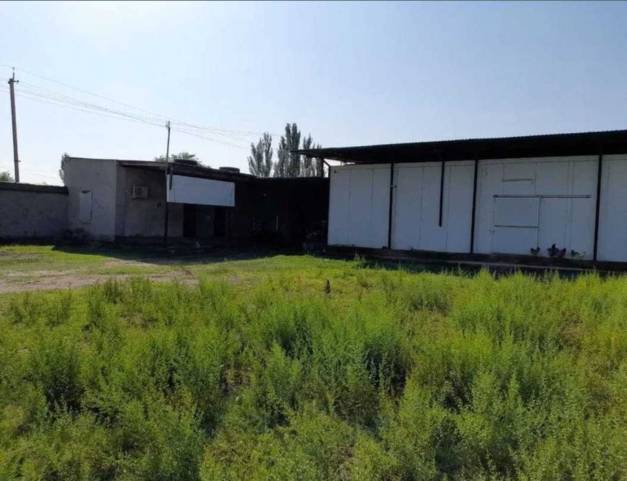 Сотилади атрофи уралган 46 соту ер.