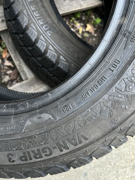 Cauciucuri iarna 205/65/15C Semperit 2023