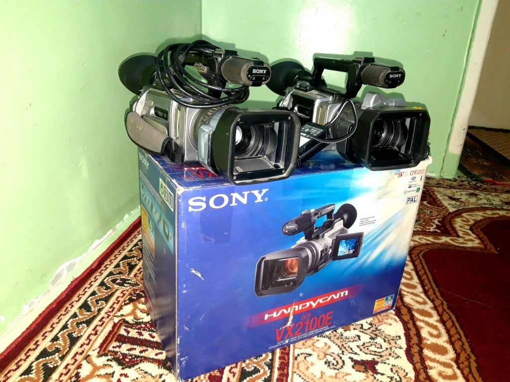 Video camera Sony DCR-VX 2100e