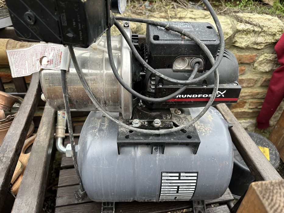 Хидрофор grundfos