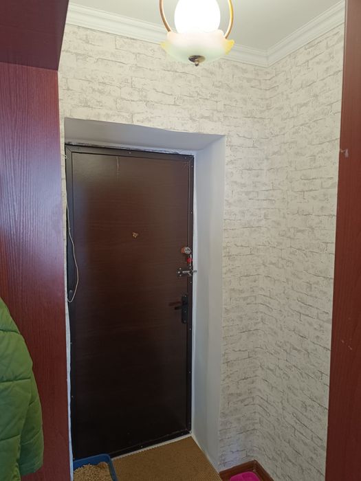 Продам квартиру 3 х комнатную малогабаритная