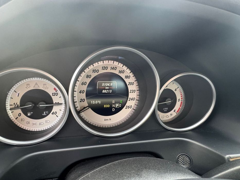 Mercedes-Benz E Prim proprietar, masina e in stare excelenta